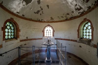 Blick vom Deich auf die Villa Kaltehofe und das Gelände